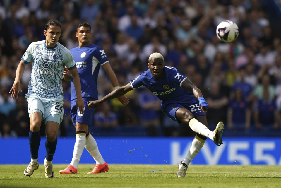 Moisés Caicedo scoret et drømmemål for Chelsea søndag. Moisés Caicedo scoret et drømmemål for Chelsea søndag. Foto: Bradley Collyer / PA via AP / NTB
