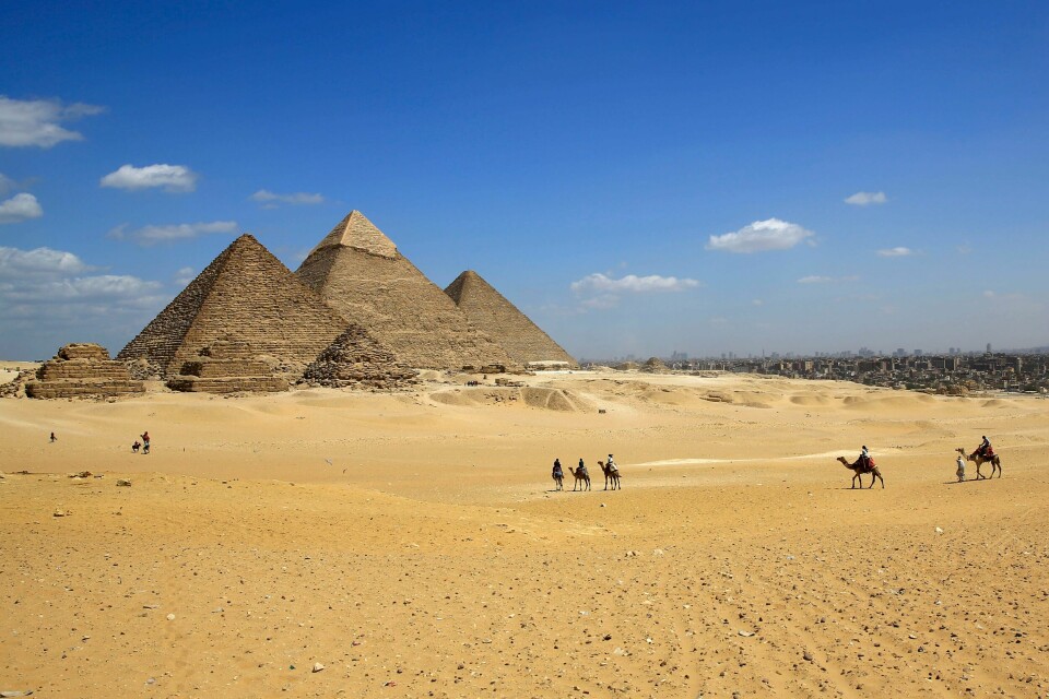 Giza er hjemmet til de tre berømte pyramidene og sfinxen. (TIRSDAG) Foto: Hassan Ammar / AP / NTB