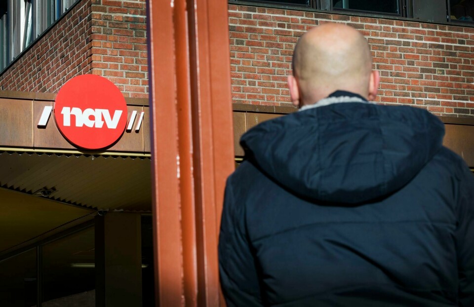 Dagens arbeidslinje bygger på en tanke om at trygdesøkere bare finner veien ut i arbeid hvis stønadene er lave nok. Det skaper mistillit overfor noen av samfunnets svakeste og ser arbeidsløshet som et personlig ansvar, skriver Oscar Alexander Undahl. Illustrasjonsbilde, NAV