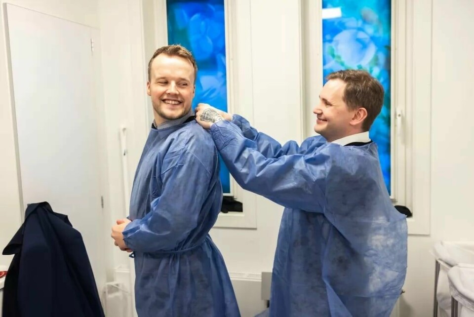 Radarpar: Joakim Aas og Tor-Håkon Gabriel Håvardsen synes det er artig å jobbe sammen, og vet at de kan stole på hverandre når de henter de døde. Radarpar: Joakim Aas og Tor-Håkon Gabriel Håvardsen synes det er artig å jobbe sammen, og vet at de kan stole på hverandre når de henter de døde.