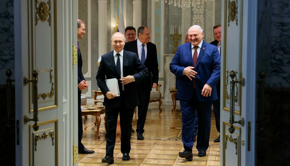 Russlands president Vladimir Putin på nabovisitt hos president Aleksandr Lukasjenko i Belarus. Her avbildet etter samtaler i selvstendighetspalasset i Minsk. Russlands president Vladimir Putin på nabovisitt hos president Aleksandr Lukasjenko i Belarus. Her avbildet etter samtaler i selvstendighetspalasset i Minsk. Foto: Kreml Pool Photo via AP / NTB