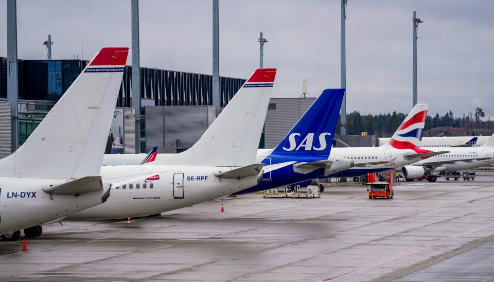 Dersom partene i flyoverenskomsten ikke blir enige innen midnatt, blir det streik fra mandag. Oslo lufthavn og Flesland blir i så fall rammet av en streik. Dersom partene i flyoverenskomsten ikke blir enige innen midnatt, blir det streik fra mandag. Oslo lufthavn og Flesland blir i så fall rammet av en streik. Foto: Fredrik Varfjell / NTB