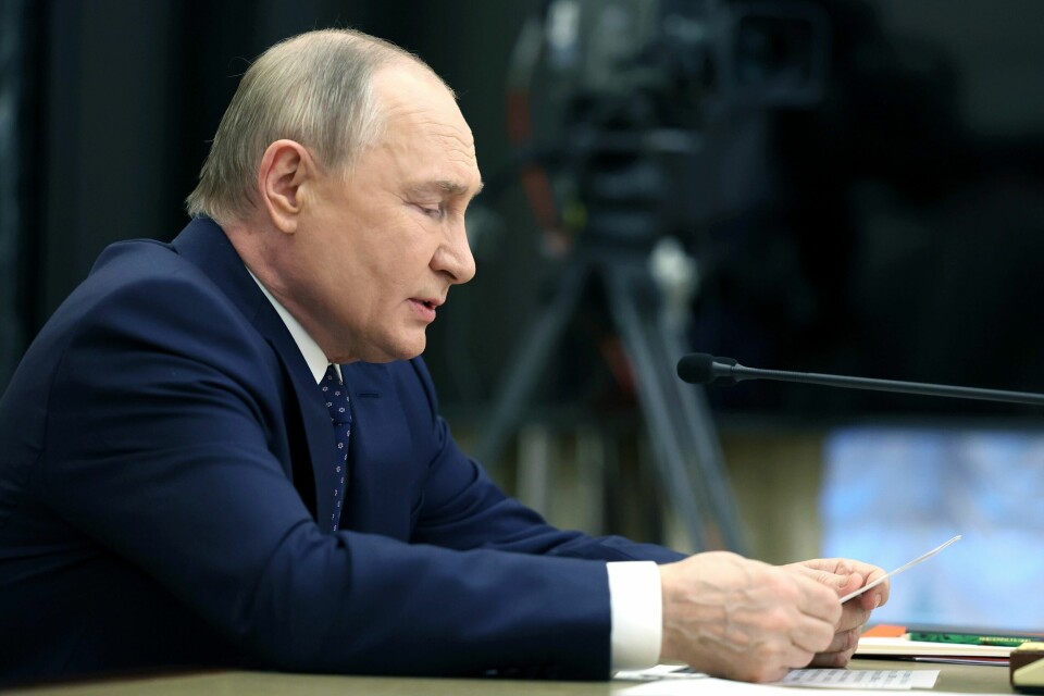 Vladimir Putin har sittet ved makten i Russland siden år 2000. Russian President Vladimir Putin speaks during a meeting on development of the Russia's fuel and energy industry at the Kremlin in Moscow, Russia, Monday, May 20, 2024. (Alexander Kazakov, Sputnik, Kremlin Pool Photo via AP)