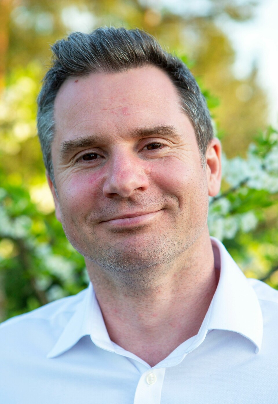Martin Flyvholm er senioringeniør i energiskifte. Han er også lokalpolitiker i Ap og tobarnsfar. Martin Flyvholm, senioringeniør i energiskifte, lokalpolitiker i Ap og tobarnsfar