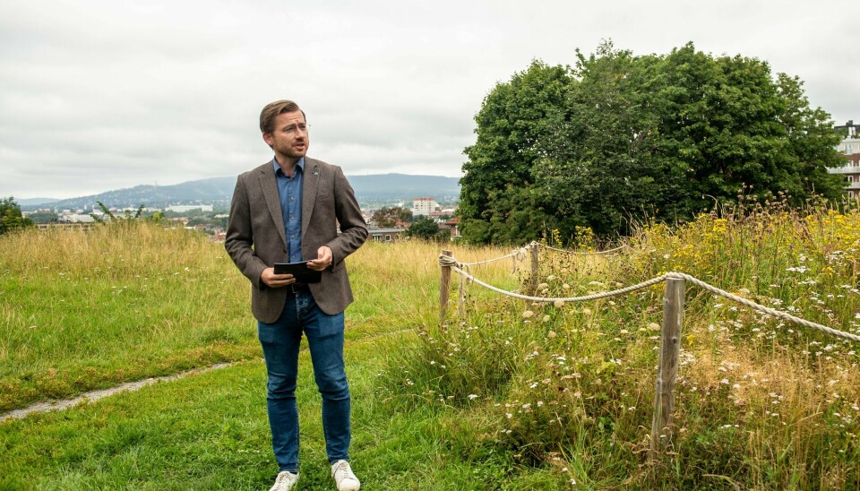 Tidligere klima- og miljøminister Sveinung Rotevatn – nå nestleder i Venstre – er bekymret for den voldsomme hytteutbyggingen. Nå foreslår han et forbud mot nye hyttefelt. Tidligere klima- og miljøminister Sveinung Rotevatn – nå nestleder i Venstre – er bekymret for den voldsomme hytteutbyggingen. Nå foreslår han et forbud mot nye hyttefelt. Foto: Annika Byrde / NTB
