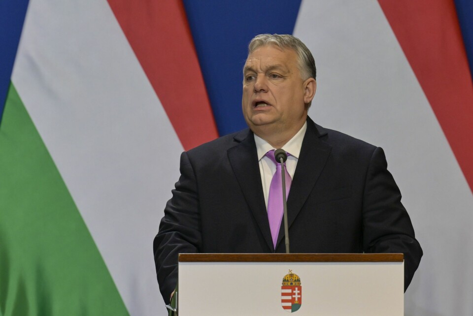 Ungarns statsminister Viktor Orban er fortsatt ikke klart til å støtte Nederlands Mark Rutte som Natos generalsekretær etter Jens Stoltenberg. Foto: Denes Erdos / AP / NTB At Ungarn gjentatte ganger har blokkert EUs utenrikspolitikk har ført til frustrasjon innad i blokken. Ungarns statsminister Viktor Orban har lenge vært kritisk til våpenstøtte til Ukraina. Foto: Denes Erdos / AP / NTB