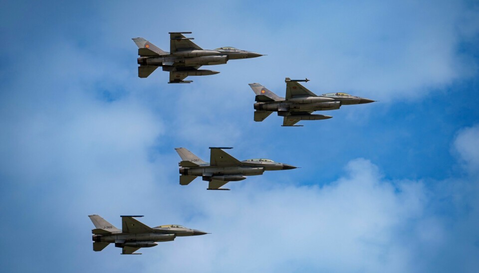 Ukraina vil få levert F-16 av samme type som disse rumenske flyene i løpet av året. Foto: Vadim Ghirda / AP / NTB Ukraina vil få levert F-16 av samme type som disse rumenske flyene i løpet av året. Foto: Vadim Ghirda / AP / NTB