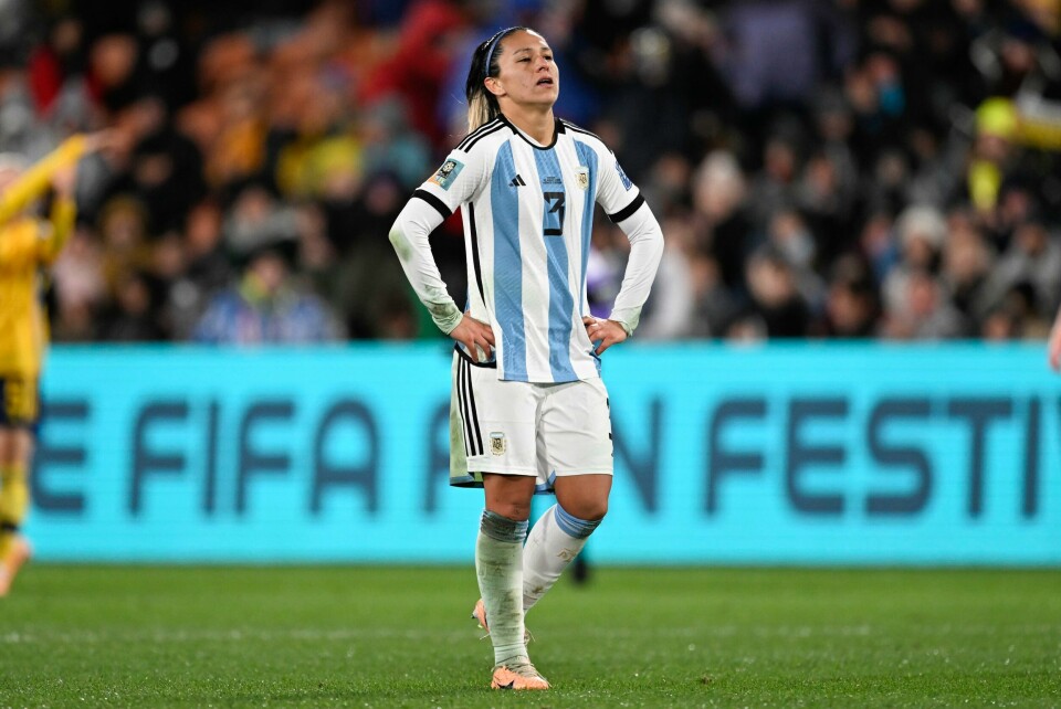 Eliana Stábile avbildet under fjorårets fotball-VM. Hun er en av fire spillere som denne uken har forlatt Argentinas tropp. Eliana Stábile avbildet under fjorårets fotball-VM. Hun er en av fire spillere som denne uken har forlatt Argentinas tropp i protest mot dårlige vilkår. Foto: Andrew Cornaga / AP / NTB