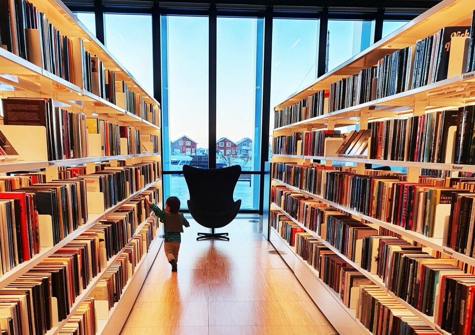 Biblioteket Stormen i Bodø ble fort hjertet i byen, særlig på søndager. Men nå er det slutt, biblioteket blir søndagsstengt. Det skjer i 2024, året da Bodø er europeisk kulturhovedstad, skriver forfatterne av innlegget. Stormen bibliotek, Bodø