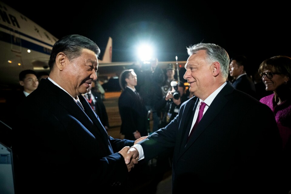Statsminister Viktor Orban beskylder Nato for å trekke Ungarn inn i en verdenskrig. Bildet viser Orban (t.h.) da han ønsket Kinas president Xi Jinping velkommen til Budapest tidligere i mai. Statsminister Viktor Orban beskylder Nato for å trekke Ungarn inn i en verdenskrig. Bildet viser Orban (t.h.) da han ønsket Kinas president Xi Jinping velkommen til Budapest tidligere i mai. Foto: Ungarske myndigheter / MTI / AP / NTB