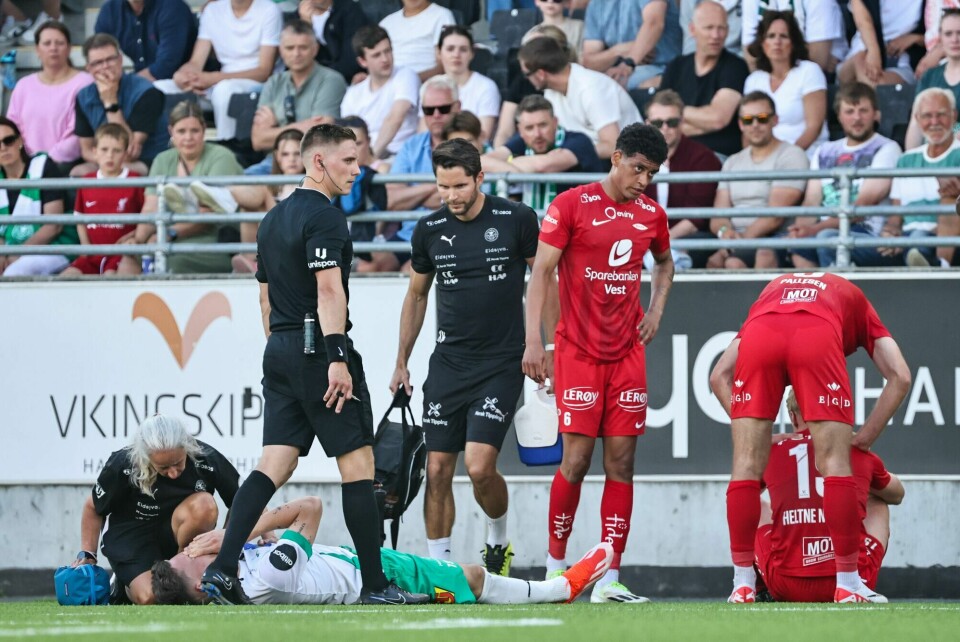 HamKams William Kurtovic og Branns Sivert Heltne Nilsen ligger nede etter en av mange tøffe dueller på Briskeby lørdag. HamKams William Kurtovic og Branns Sivert Heltne Nilsen ligger nede etter en av mange tøffe dueller på Briskeby lørdag.