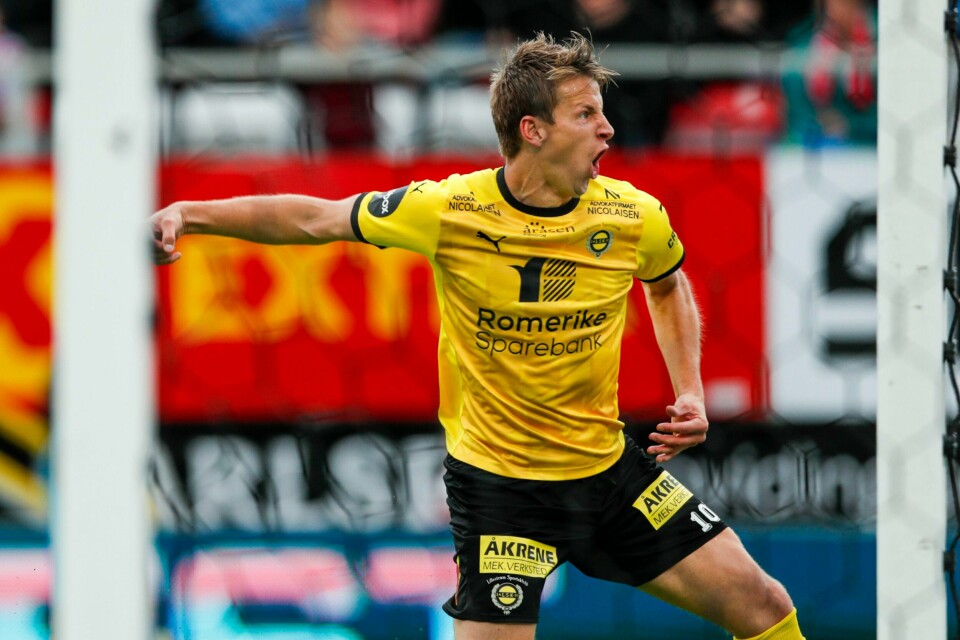 Lillestrøms Thomas Lehne Olsen scorer lagets andre mål under eliteseriekampen mellom Tromsø og Lillestrøm på Romssa Arena. Lillestrøms Thomas Lehne Olsen scorer lagets andre mål under eliteseriekampen mellom Tromsø og Lillestrøm på Romssa Arena. Foto: Rune Stoltz Bertinussen / NTB