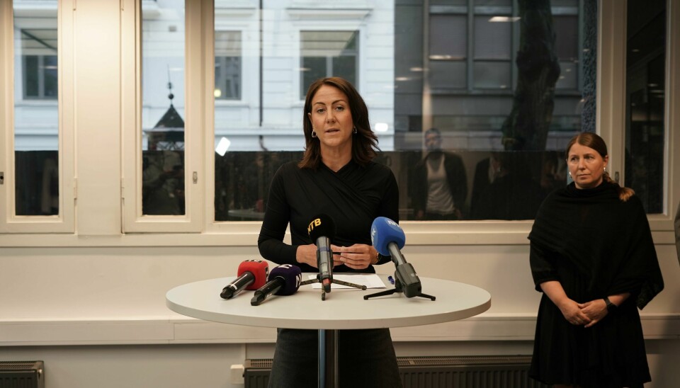 Tonje Brenna (t.v.) og forhandlingsleder Guro Lind i Unio stat møttes onsdag morgen. Der sa Brenna at regjeringen griper inn med tvungen lønnsnemnd. Tonje Brenna (t.v.) og forhandlingsleder Guro Lind i Unio stat møttes onsdag morgen. Der sa Brenna at regjeringen griper inn med tvungen lønnsnemnd.