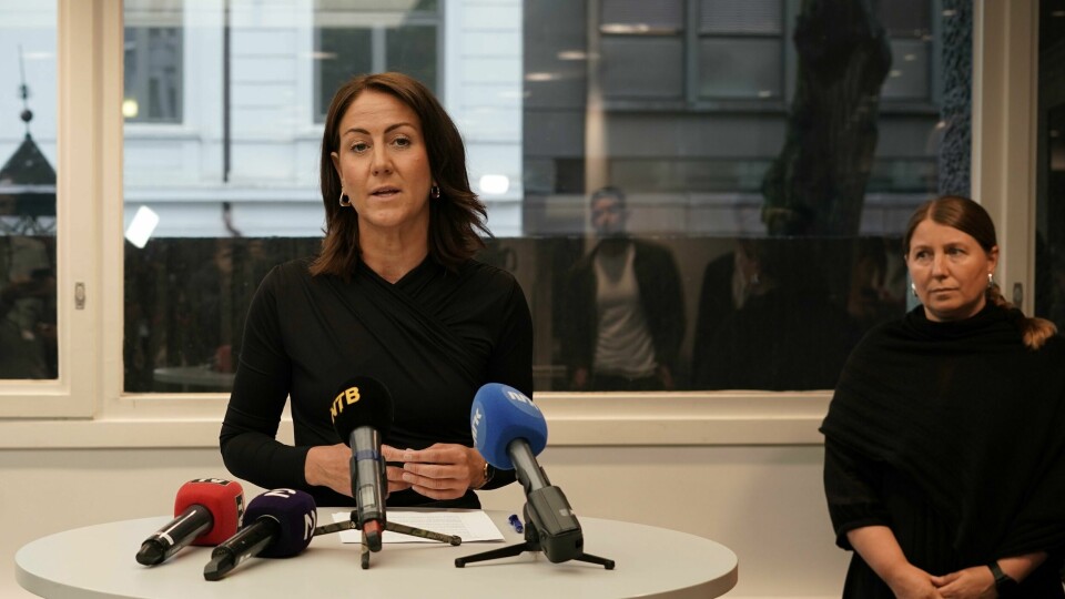 Arbeidsminister Tonje Brenna (Ap) grep onsdag inn og stoppet Unio-streiken i staten. Tonje Brenna (t.v.) og forhandlingsleder Guro Lind i Unio stat møttes onsdag morgen. Der sa Brenna at regjeringen griper inn med tvungen lønnsnemnd. Foto: Martin Solhaug Standal / NTB