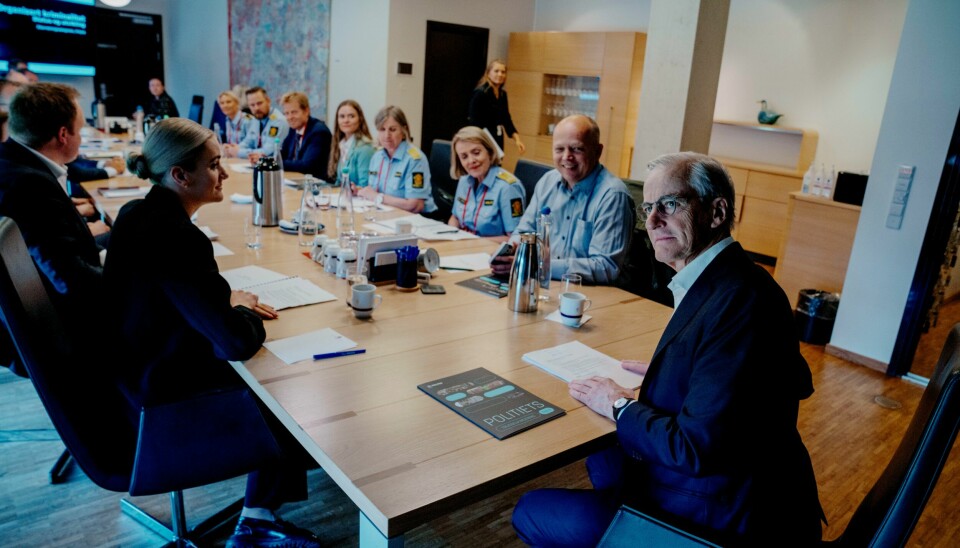Statsminister Jonas Gahr Støre, justisminister Emilie Enger Mehl og finansminister Trygve Slagsvold Vedum tok fredag imot politidirektør Benedicte Bjørnland, sjef for Kripos Kristin Ottesen Kvigne, Åsne Hugdal Kalberg i Kripos, sjef for Økokrim Pål Lønseth, visepolitimester i Oslo Geir Solem, og Lene Holmskov Storli i politiet på Statsministerens kontor. Statsminister Jonas Gahr Støre, justisminister Emilie Enger Mehl og finansminister Trygve Slagsvold Vedum tok fredag imot politidirektør Benedicte Bjørnland, sjef for Kripos Kristin Ottesen Kvigne, Åsne Hugdal Kalberg i Kripos, sjef for Økokrim Pål Lønseth, visepolitimester i Oslo Geir Solem, og Lene Holmskov Storli i politiet på Statsministerens kontor. Foto: Stian Lysberg Solum / NTB