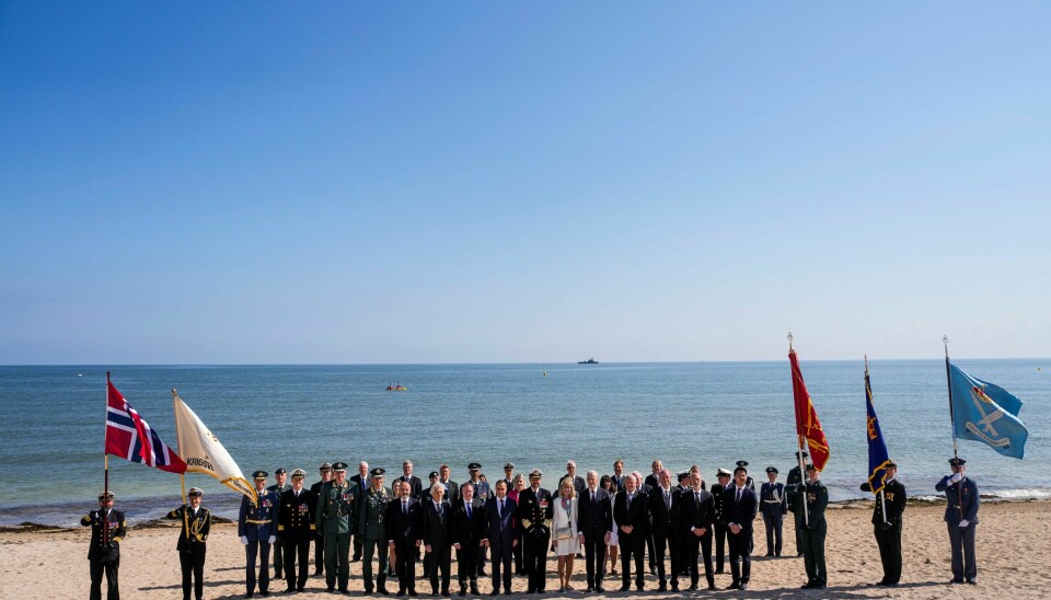 Hele den norske delegasjonen som deltok under markeringen av D-dagen i Normandie torsdag. Hele den norske delegasjonen som deltok under markeringen av D-dagen i Normandie torsdag. Foto: Javad Parsa / NTB