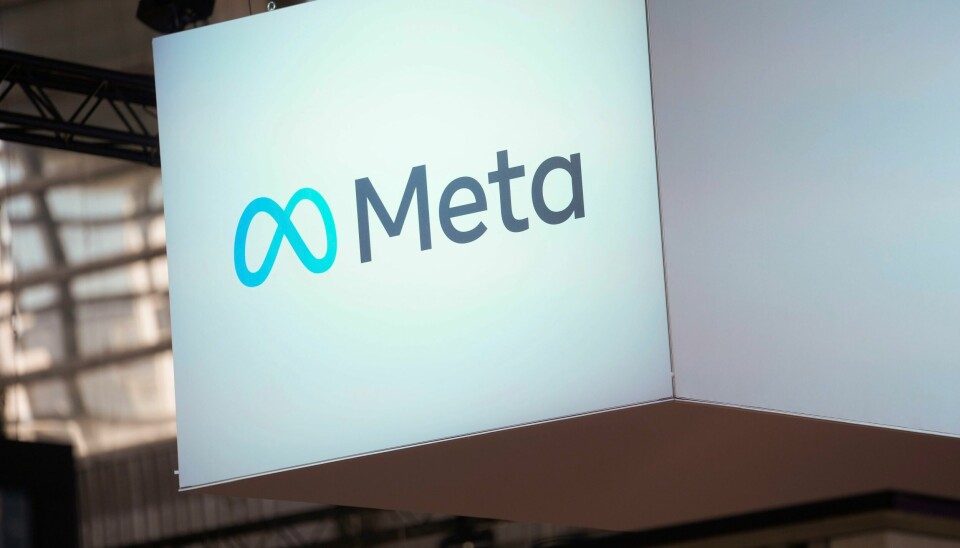 Da Meta sa de ville trene kunstig intelligens på brukernes innlegg og bilder, kom en storm av reaksjoner mot Facebook. Illustrasjonsfoto. Meta bekrefter at de vil bruke brukerdata til å trene sin KI-modell. Foto: Thibault Camus / AP / NTB