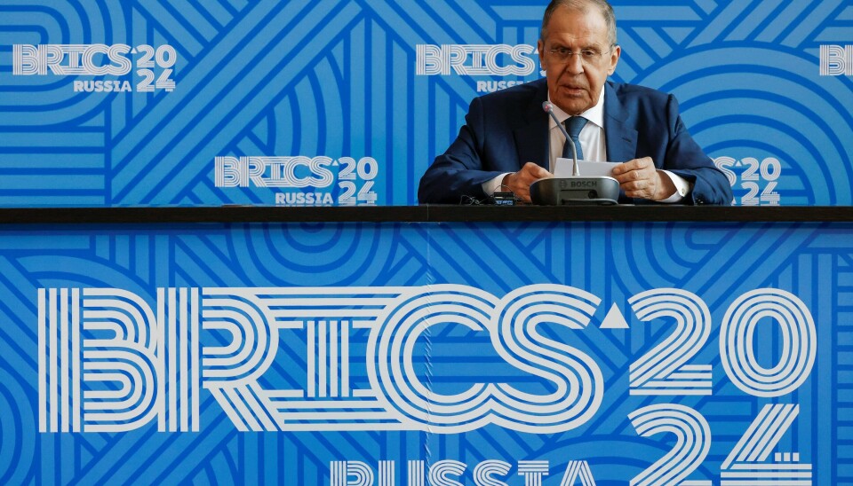 Russlands utenriksminister Sergej Lavrov avbildet under en pressekonferanse etter et Brics-møte tirsdag.