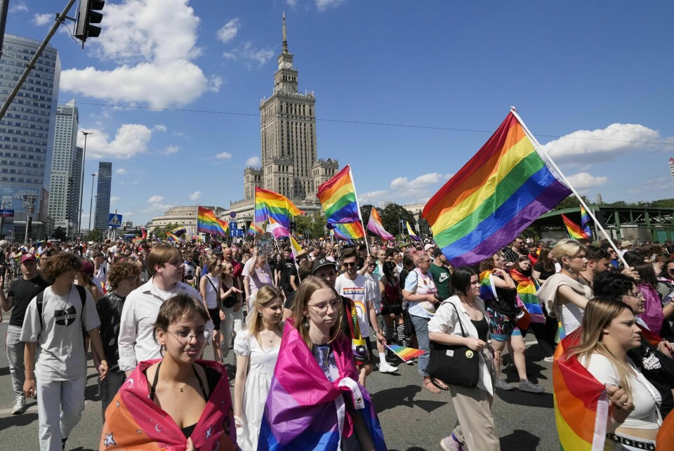 Regnbueflagg i likestillingsparaden i Polens hovedstad Warszawa lørdag. Regnbueflagg i likestillingsparaden i Polens hovedstad Warszawa lørdag. Foto: Czarek Sokolowski / AP / NTB