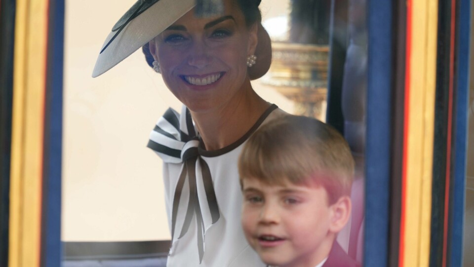 Prinsesse Kate og sønnen Louis under paraden i London lørdag. Prinsesse Kate og sønnen Louis under paraden i London lørdag.