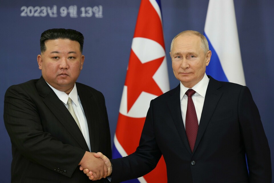 Russlands president Vladimir Putin takker Nord-Korea for støtten til krigen i Ukraina. Her fra et møte mellom han og Nord-Koreas leder Kim Jong-un i 2023. Arkivfoto. Kim Jong-un (til venstre) og Vladimir Putin, møttes i Russland høsten 2023. Denne uken kommer Putin på besøk til Nord-Korea. Arkivfoto: Vladimir Smirnov / Sputnik / Kreml / AP / NTB