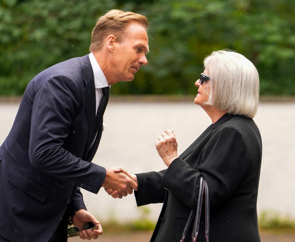 Gro Harlem Brundtland og Jon Mørland ankommer gravferdsseremonien for Arne Olav Brundtland i Bygdøy kirke i Oslo mandag. Foto: Javad Parsa / NTB Gro Harlem Brundtland og Jon Mørland ankommer gravferdsseremonien for Arne Olav Brundtland i Bygdøy kirke i Oslo mandag. Foto: Javad Parsa / NTB
