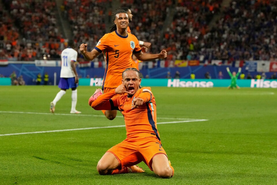 Xavi Simons feiret for ingenting. Målet hans ble annullert i Nederlands uavgjortkamp mot Frankrike. Xavi Simons feiret for ingenting. Målet hans ble annullert i Nederlands uavgjortkamp mot Frankrike. Foto: Hassan Ammar / AP / NTB