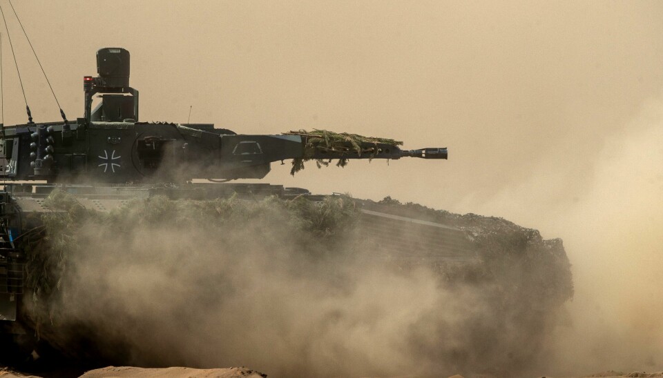 Tyskland planlegger å bestille 105 nye Leopard-stridsvogner for rundt 2,93 milliarder euro, ifølge nyhetsbyrået Reuters. Tyskland planlegger å bestille 105 nye Leopard-stridsvogner for rundt 2,93 milliarder euro, ifølge nyhetsbyrået Reuters. Foto: Mindaugas Kulbis / AP / NTB