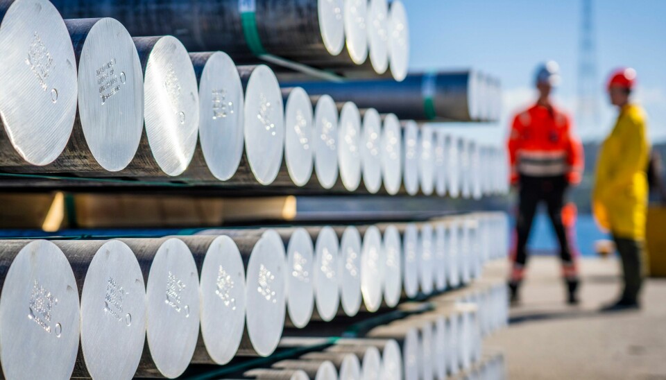 Norge henger nå etter med innføringen av mer enn 400 EU-lover, og en stor del av dette etterslepet er på energiområdet, skriver innsenderen av debattinnlegget. Straumforbruket i blant anna aluminiumsproduksjonen har gått ned, ifølgje SSB. Her frå Hydro Aluminium på Karmøy.Foto: Ole Berg-Rusten / NTB / NPK