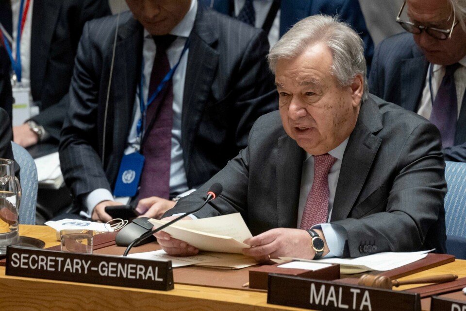 FNs generalsekretær António Guterres er bekymret for en eskalering i spenningene mellom Hizbollah-militsen sør i Libanon og Israel. Angrep fra begge sider har allerede rammet sivile som bor i området. FNs generalsekretær António Guterres fordømmer nylige angrep i Myanmar. Foto: Yuki Iwamura / AP / NTB