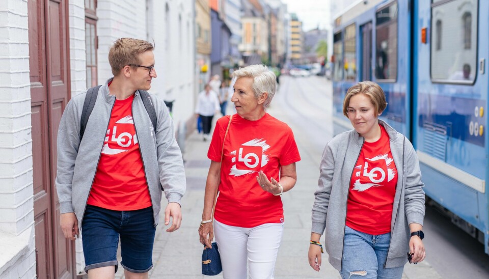F.v. Ungdomsrådgiver i LO, Sindre Hornes, leder i LO Peggy Hessen Følsvik og ungdomssekretær i Fellesforbundet Ida Hexeberg under fjorårets sommerpatrulje. Ungdomsrådgiver i LO, Sindre Hornes, leder i LO, Peggy Hessen Følsvik, og ungdomssekretær i Fellesforbundet, Ida Hexeberg, under fjorårets sommerpatrulje.
