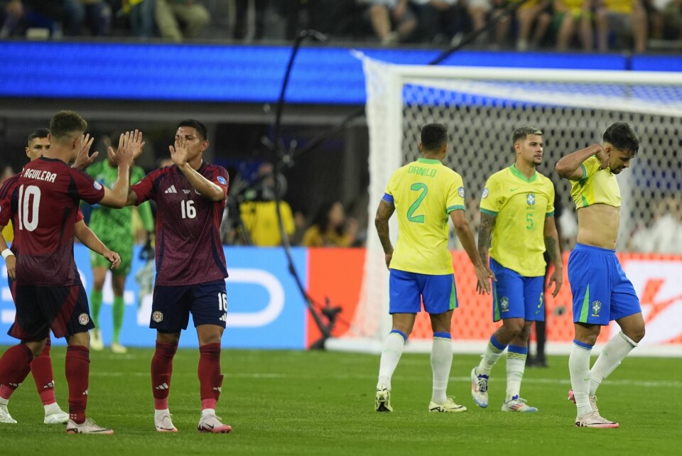 Brasil-spillerne var frustrerte, mens Costa Rica jublet for 0-0 i Los Angeles. Brasil-spillerne var frustrerte, mens Costa Rica jublet for 0-0 i Los Angeles. Ryan Sun / AP / NTB