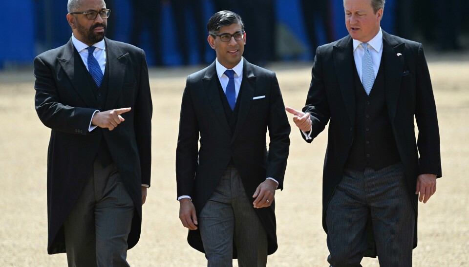 Storbritannias statsminister Rishi Sunak (midten) befinner seg i London i forbindelse med den japanske keiserens statsbesøk. Her med innenriksminister James Cleverly (t.v.) og utenriksminister David Cameron. Storbritannias statsminister Rishi Sunak (midten) befinner seg i London i forbindelse med den japanske keiserens statsbesøk. Her med innenriksminister James Cleverly (t.v.) og utenriksminister David Cameron. Foto: Eddie Mulholland/Pool Photo via AP/NTB