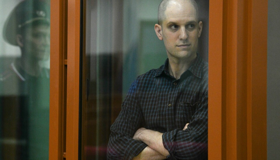 Wall Street Journal-journalisten Evan Gershkovich i glassbur da rettssaken mot han startet i Jekaterinburg i Russland onsdag. Wall Street Journal-journalisten Evan Gershkovich i glassbur da rettssaken mot han startet i Jekaterinburg i Russland onsdag. Foto: AP / NTB