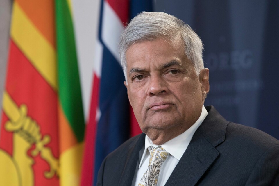 Sri Lankas president Ranil Wickremesinghe har inngått avtale med utenlandskreditorer om å restrukturere landets omfattende utenlandsgjeld. Sri Lanka får avdragsfritak fram til 2028. Her er Wickremesinghe fotografert i Norge i 2018. Oslo 20181005.Ranil Wickremesinghe har blitt Sri Lankas statsminister for femte gang. Bildet er fra da han var på Norgesbesøk i 2018. Foto: Terje Pedersen / NTB
