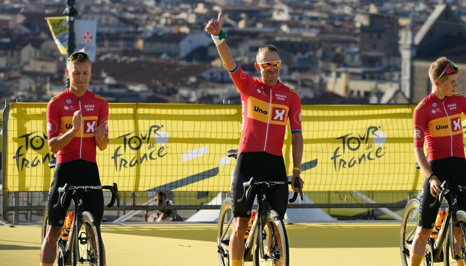 Alexander Kristoff (i midten) frontet Uno-X-laget under presentasjonen foran Tour de France i Firenze torsdag. Alexander Kristoff (i midten) frontet Uno-X-laget under presentasjonen foran Tour de France i Firenze torsdag.