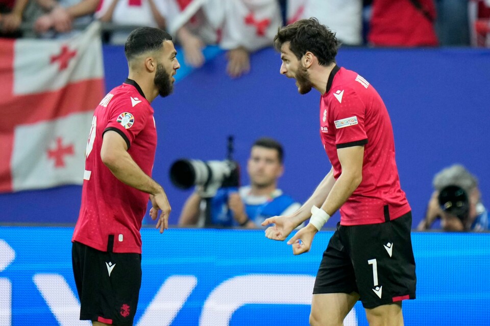 Khvicha Kvaratskhelia (til h.) og Georges Mikautadze scoret da Georgia sjokkerte fotballverden med 2-0-seier over Portugal og avansement til kvartfinale i EM Khvicha Kvaratskhelia (til h.) og Georges Mikautadze scoret da Georgia sjokkerte fotballverden med 2-0-seier over Portugal og avansement til kvartfinale i EM. Foto: Alessandra Tarantino, AP / NTB