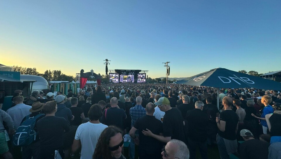 Det er ikke så lett å få se Metallica, men man kan alltids lytte. Det er ikke så lett å få se Metallica, men man kan alltids lytte.