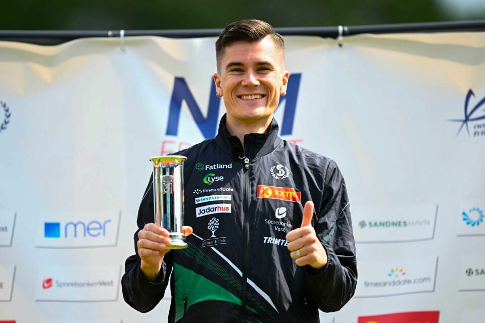 Jakob Ingebrigtsen fikk kongepokalen etter sine prestasjoner i NM i Sandnes. Jakob Ingebrigtsen fikk kongepokalen etter sine prestasjoner i NM i Sandnes.