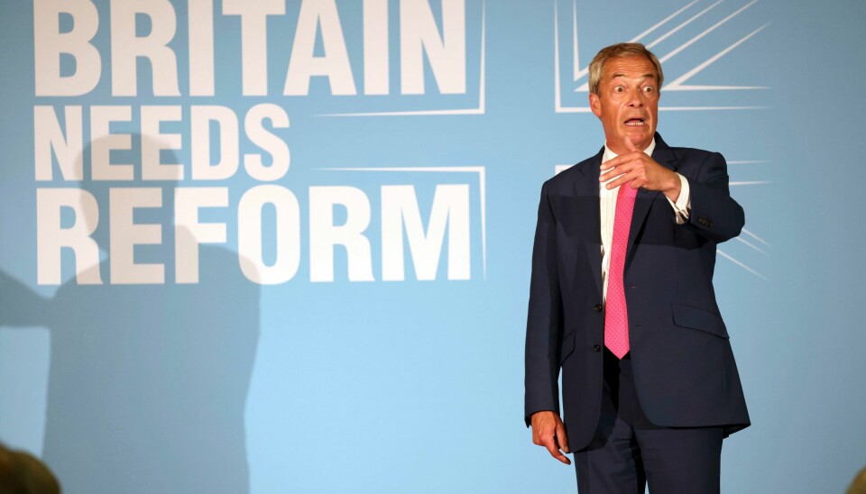 Partileder Nigel Farage snakker på et valgkampmøte torsdag denne uken. Lørdag opplyser partiet at tre av dets kandidater som stiller i torsdagens valg, ikke lenger har partiets støtte. Partileder Nigel Farage snakker på et valgkampmøte torsdag denne uken. Lørdag opplyser partiet at tre av dets kandidater som stiller i torsdagens valg, ikke lenger har partiets støtte. Foto: Paul Marriott / PA via AP / NTB