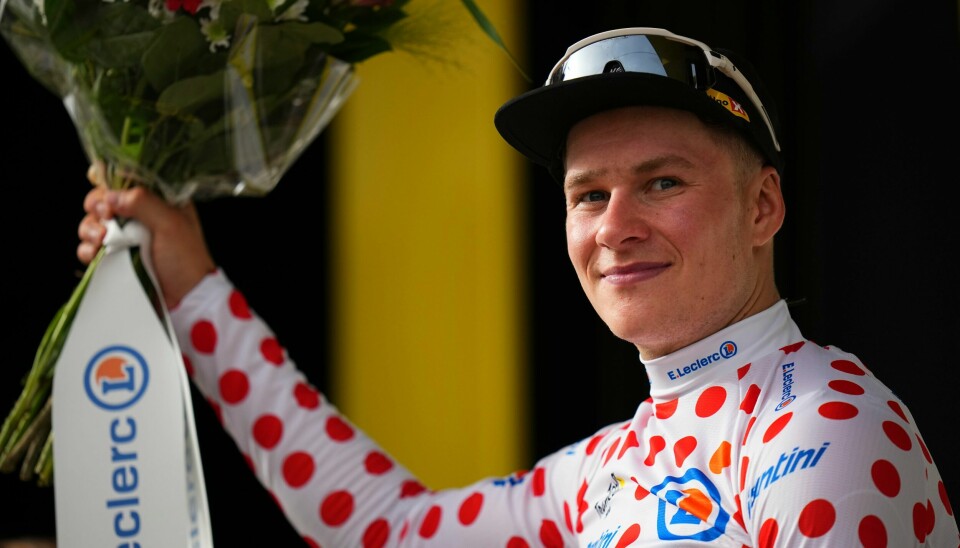 Jonas Abrahamsen er første nordmann til å lede klatrekonkurransen i Tour de France. Her er han med den prikkede trøya. Jonas Abrahamsen er første nordmann til å lede klatrekonkurransen i Tour de France. Her er han med den prikkede trøya. Foto: Daniel Cole / AP / NTB