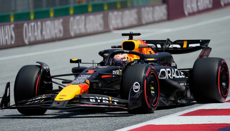Red Bulls Max Verstappen var raskest under fredagens sprintkvalifisering. Red Bulls Max Verstappen var raskest under fredagens sprintkvalifisering. Foto: Darko Bandic / AP Photo / NTB.