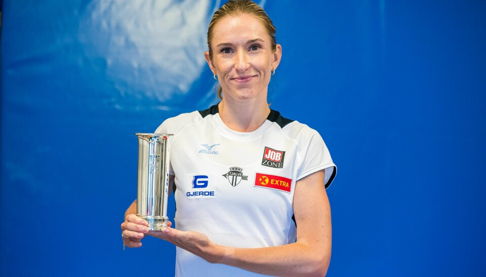 Karoline Bjerkeli Grøvdal fikk kongepokalen under friidretts-NM. Karoline Bjerkeli Grøvdal fikk kongepokalen under friidretts-NM.Foto: Marius Simensen / BILDBYRÅN / handout / NTB