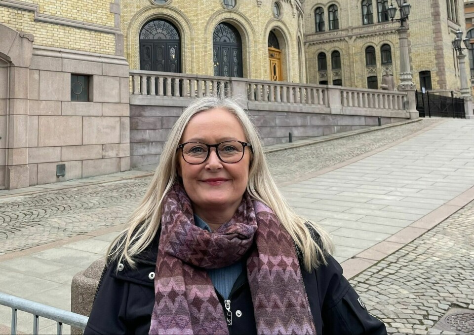 Mona Nilsen er stortingsrepresentant for Ap og sitter som leder i familie og kulturkomiteen, i tillegg til det er hun leder i Nordland Ap. Mona Nilsen er stortingsrepresentant for Ap og sitter som leder i familie og kulturkomiteen, i tillegg til det er hun leder i Nordland Ap.
