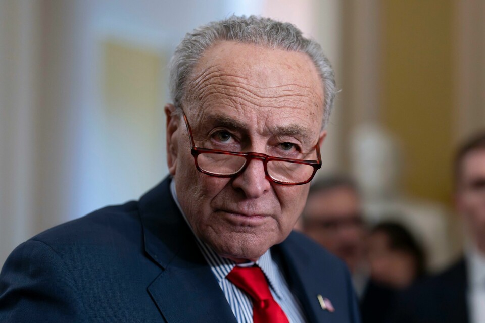Statsminister Benjamin Netanyahu er et stort hinder for fred, sier Demokratenes flertallsleder i Senatet, Chuck Schumer, som mener det bør holdes nyvalg i Israel. Foto: AP / NTB Demokratenes flertallsleder i Senatet, Chuck Schumer, sier Israels statsminister Benjamin Netanyahu er et stort hinder for fred. Foto: AP / NTB