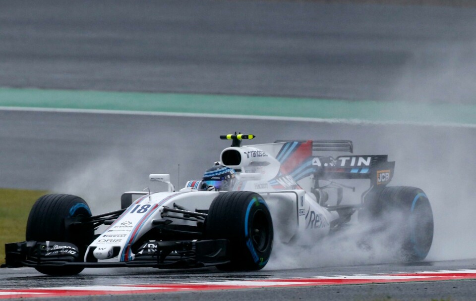 Lance Stroll får kjøre Formel 1 bare fordi faren hans har mye penger, skriver Trine Østereng. Lance Stroll får kjøre Formel 1 bare fordi faren hans har mye penger, skriver Trine Østereng.