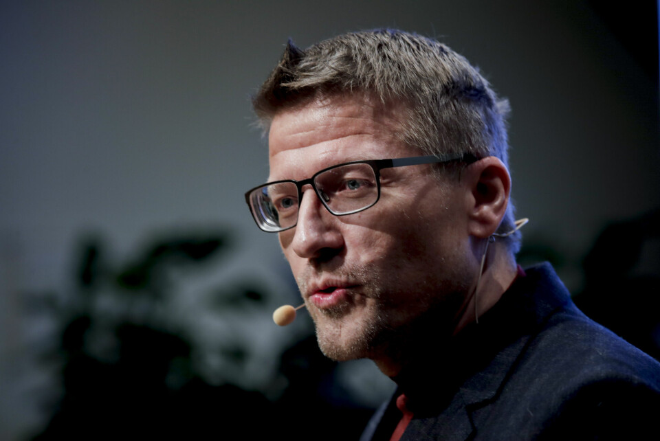 Vardø-ordfører Ørjan Jensen (Mdg) mener fiskeriene er de neste som bør skattlegges gjennom grunnrenteskatten, slik at de fiskeriavhengige kystsamfunnene får mer ressurser til å utvikle havnene sine. Ørjan Jensen, den første ordføreren for MDG legger fram MDGs (Miljøpartiet De Grønne ) sitt alternative statsbudsjett.