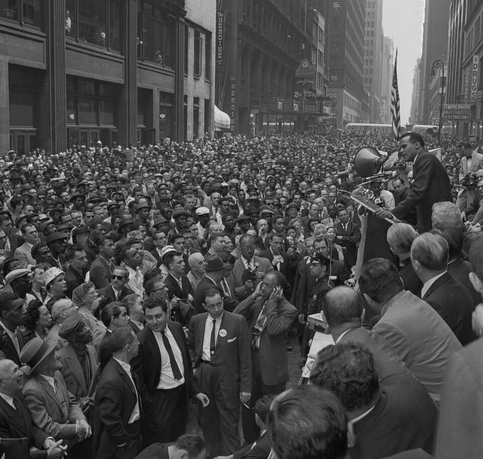 Harry Belafonte taler under borgerrettighetsdemonstrasjonene i New York 17. mai 1960. Harry Belafonte