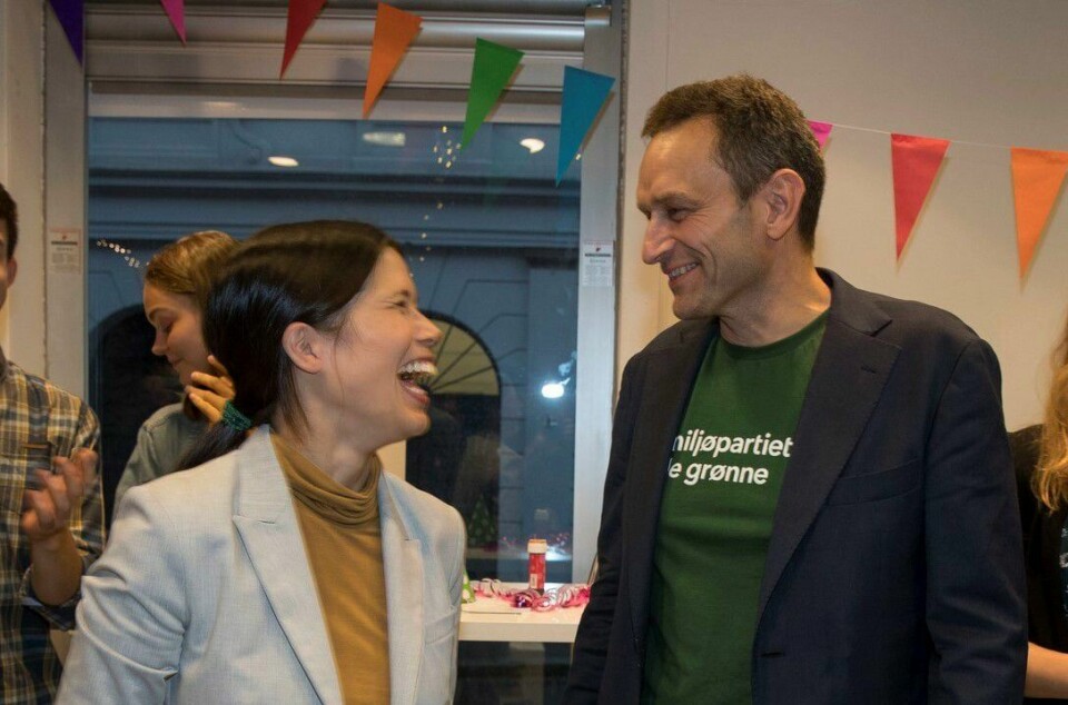 Lan Marie Nguyen Berg og Arild Hermstad er innstilt som nestleder og leder i Miljøpartiet De Grønne. Her er de på valgvake i forbindelse med skolevalget 2019. Oslo 20190904. Lan Marie Nguyen Berg og Arild Hermstad i Miljøpartiet De Grønne på valgvake hos De Grønne i forbindelse med skolevalget 2019.Foto: Terje Pedersen / NTB