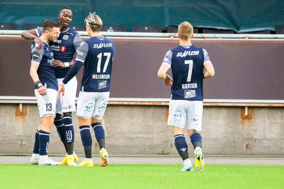 Bendik Bye og Kristiansund jubler i eliteseriekampen i fotball mellom Odd og Kristiansund på Skagerak Arena. Bendik Bye sendte Kristiansund i ledelsen mot Odd. Foto: Trond Reidar Teigen / NTB